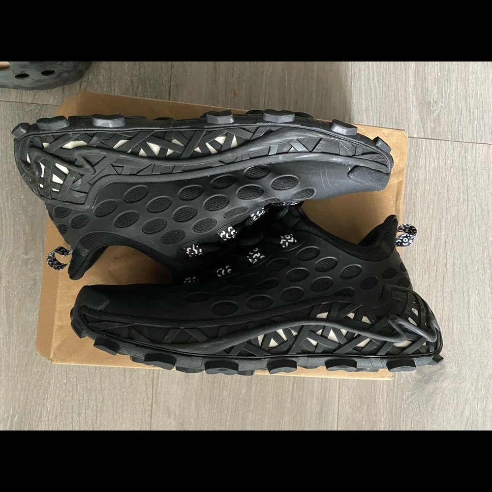Salehe x Anta black
